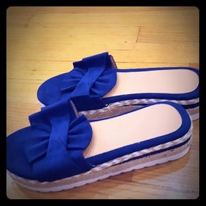 Bow tie sandals for women